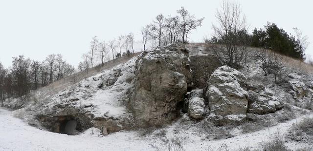 Įėjimas į Mlynki urvą…