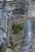 Sorosal upės kanjonas,  80m. aukščio krioklys Broto kaime