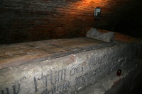 Gultas, ant kurio guldydav mirusius vienuolius