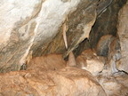 Nedidukai stalaktitai-stalagmitai